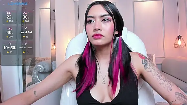 AzuraKindong online show from February 2025 10:26:02 PM