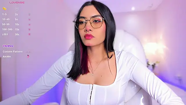 AzuraKindong online show from May 2026 07:22:01 PM