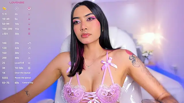 AzuraKindong online show from May 2026 07:31:02 PM