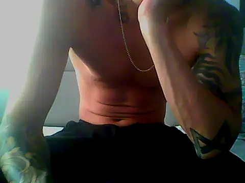 Snapshot of Skater29xx2 chatting on February 2025 04:10:01 PM Skater29xx2 online show from February 2025 04:10:01 PM