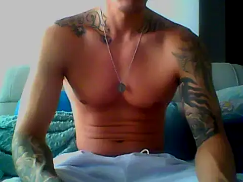 Snapshot of Skater29xx2 chatting on February 2025 03:20:02 PM Skater29xx2 online show from February 2025 03:20:02 PM