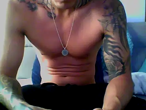 Snapshot of Skater29xx2 chatting on February 2025 06:40:02 PM Skater29xx2 online show from February 2025 06:40:02 PM