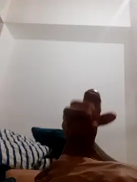 Snapshot of Skater29xx2 chatting on March 2025 03:57:01 AM Skater29xx2 online show from March 2025 03:57:01 AM