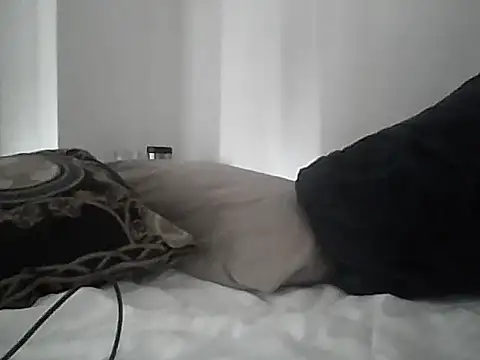 Snapshot of Skater29xx2 chatting on September 2025 04:56:02 PM Skater29xx2 online show from September 2025 04:56:02 PM