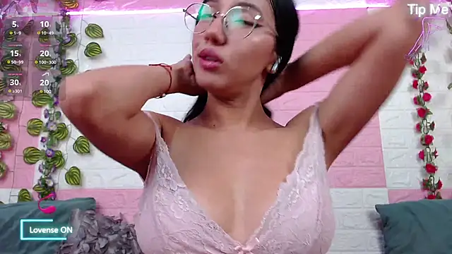 Snapshot of AnyaFloyd69 chatting on March 2025 11:49:02 PM AnyaFloyd69 online show from March 2025 11:49:02 PM