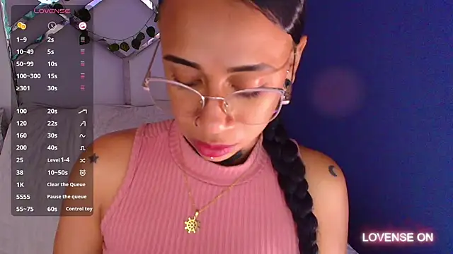 Snapshot of cattaleeyaa chatting on December 2024 06:11:02 AM cattaleeyaa online show from December 2024 06:11:02 AM