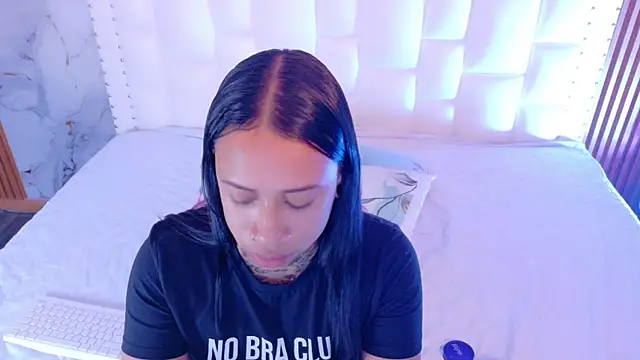 Snapshot of cattaleeyaa chatting on February 2026 12:32:02 PM cattaleeyaa online show from February 2026 12:32:02 PM