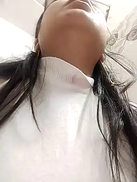 Husnpari20 online show from December 2024 01:30:02 PM