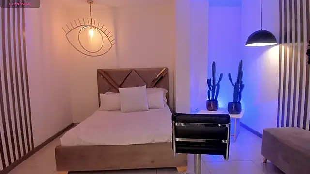 sarawinstone online show from February 2025 02:18:01 AM