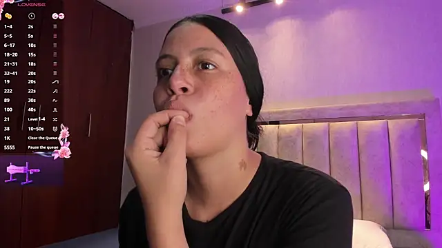 Snapshot of Arii_Vga chatting on February 2026 10:07:01 PM Arii Vga online show from February 2026 10:07:01 PM