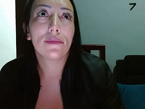 Laura martin  online show from January 2025 01:01:01 AM