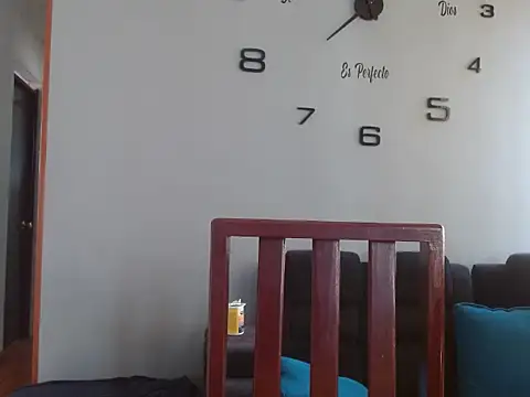 Laura martin  online show from February 2025 12:59:01 PM