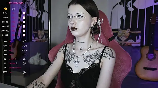 prettybones online show from December 2024 12:01:02 PM