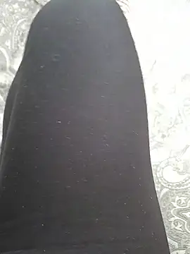 Snapshot of SexyErola27 chatting on January 2026 01:37:02 PM SexyErola27 online show from January 2026 01:37:02 PM