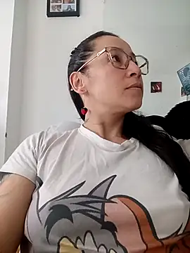 emilypoppy3 online show from May 2026 12:35:02 PM
