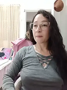 emilypoppy3 online show from May 2026 10:07:01 PM