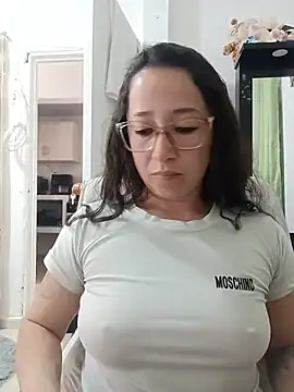 emilypoppy3 online show from June 2026 07:37:01 PM