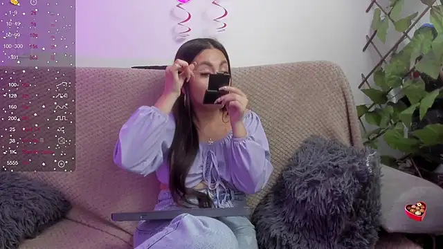 Snapshot of Murieel_69 chatting on February 2025 09:25:02 PM Murieel 69 online show from February 2025 09:25:02 PM