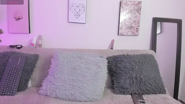 Snapshot of Murieel_69 chatting on January 2026 07:19:01 PM Murieel 69 online show from January 2026 07:19:01 PM