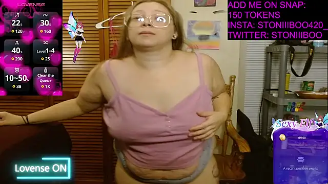 Snapshot of Stoniiiboo chatting on December 2024 10:56:02 AM Stoniiiboo online show from December 2024 10:56:02 AM