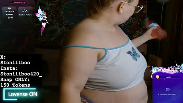 Snapshot of Stoniiiboo chatting on March 2025 01:17:01 PM Stoniiiboo online show from March 2025 01:17:01 PM