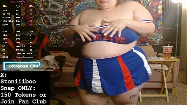 Snapshot of Stoniiiboo chatting on October 2025 12:23:02 PM Stoniiiboo online show from October 2025 12:23:02 PM