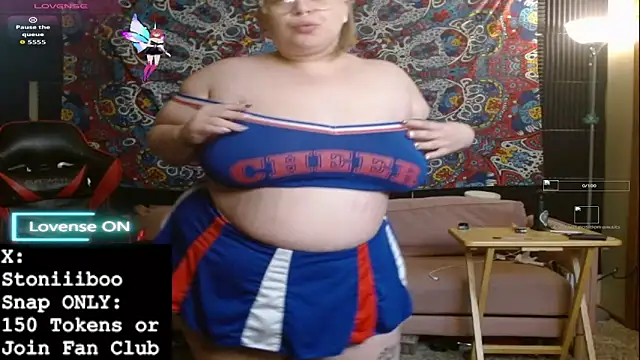 Snapshot of Stoniiiboo chatting on November 2025 01:22:02 PM Stoniiiboo online show from November 2025 01:22:02 PM