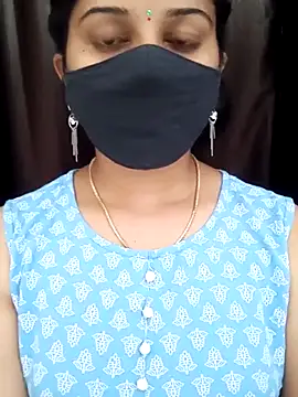 Snapshot of Angleannie chatting on November 2025 08:09:01 AM Angleannie online show from November 2025 08:09:01 AM