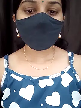 Snapshot of Angleannie chatting on November 2025 01:00:02 PM Angleannie online show from November 2025 01:00:02 PM