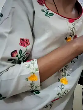 Snapshot of Kumkum_36 chatting on March 2025 05:22:02 AM Kumkum 36 online show from March 2025 05:22:02 AM