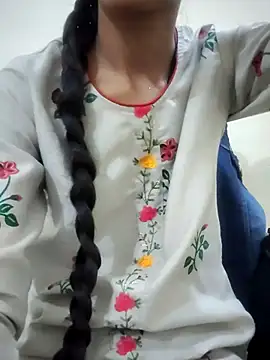 Snapshot of Kumkum_36 chatting on March 2025 04:43:02 AM Kumkum 36 online show from March 2025 04:43:02 AM