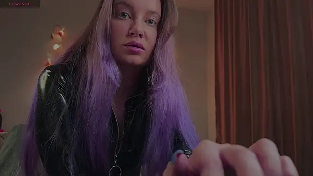 Snapshot of Femdom_Lola chatting on January 2025 01:58:01 PM Femdom Lola online show from January 2025 01:58:01 PM