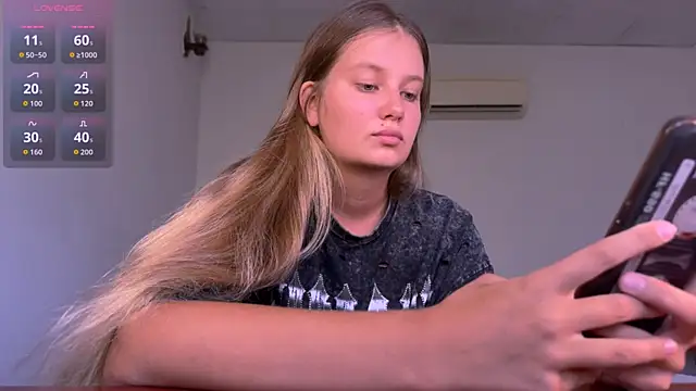 Snapshot of Femdom_Lola chatting on April 2026 06:19:01 AM Femdom Lola online show from April 2026 06:19:01 AM