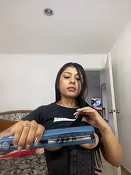 Snapshot of CandyRoxx1_ chatting on January 2025 12:17:02 AM CandyRoxx1 online show from January 2025 12:17:02 AM