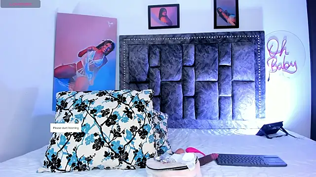 Snapshot of CandyRoxx1_ chatting on November 2025 05:35:01 PM CandyRoxx1 online show from November 2025 05:35:01 PM