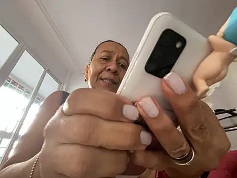 Snapshot of sweeviolet chatting on December 2024 10:47:01 AM sweeviolet online show from December 2024 10:47:01 AM