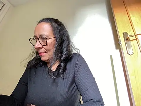 Snapshot of sweeviolet chatting on January 2025 02:17:02 PM sweeviolet online show from January 2025 02:17:02 PM