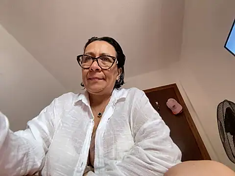 sweeviolet online show from May 2026 11:04:01 AM