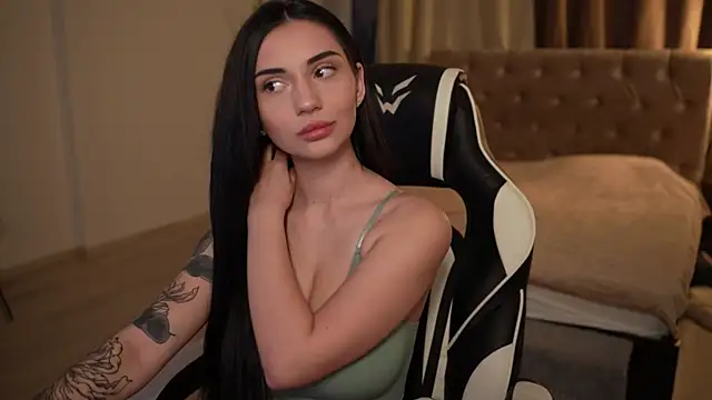 Snapshot of LindaWarners chatting on March 2025 07:46:02 PM LindaWarners online show from March 2025 07:46:02 PM