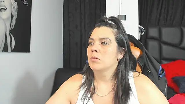 Snapshot of martina_foxy_ chatting on February 2025 11:49:02 AM martina foxy online show from February 2025 11:49:02 AM