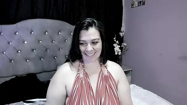 Snapshot of martina_foxy_ chatting on February 2025 03:16:02 PM martina foxy online show from February 2025 03:16:02 PM
