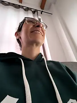 Snapshot of Andromeda-jade chatting on December 2025 06:04:01 PM Andromeda-jade online show from December 2025 06:04:01 PM