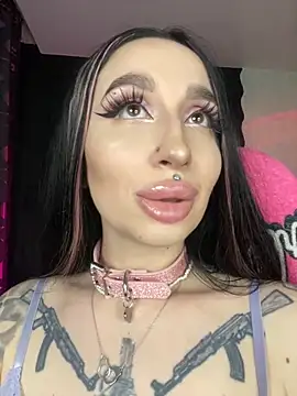 Molly  Moon online show from December 2024 08:44:02 AM