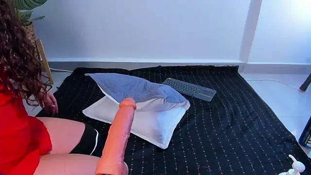 Isa  Blanc online show from January 2025 05:58:01 AM