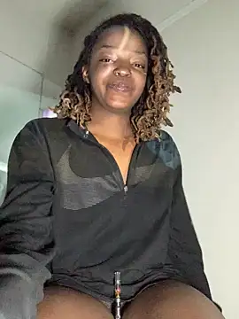 Snapshot of minimama69 chatting on December 2024 08:49:02 AM minimama69 online show from December 2024 08:49:02 AM