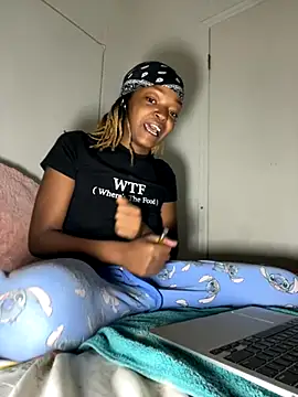 Snapshot of minimama69 chatting on October 2025 09:07:02 AM minimama69 online show from October 2025 09:07:02 AM