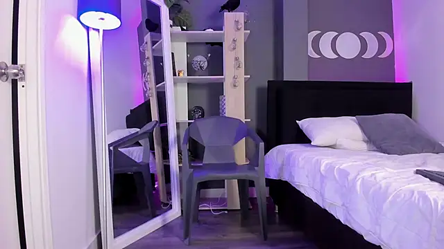 Raven Witch  online show from February 2025 09:07:02 PM