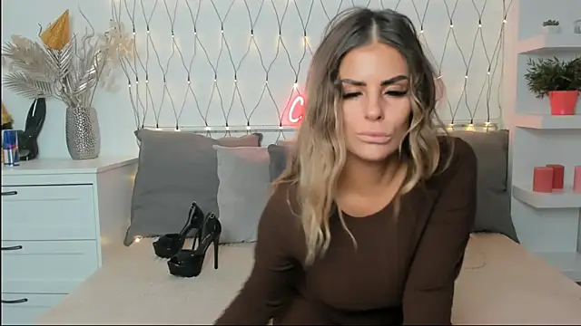 Snapshot of CassyCain chatting on December 2024 08:17:02 AM CassyCain online show from December 2024 08:17:02 AM