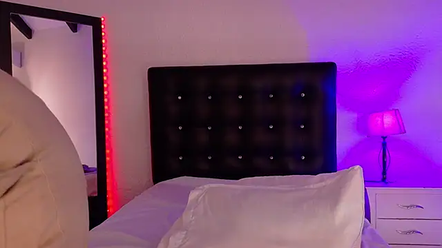 Cuckold lover69 online show from September 2025 01:24:01 PM