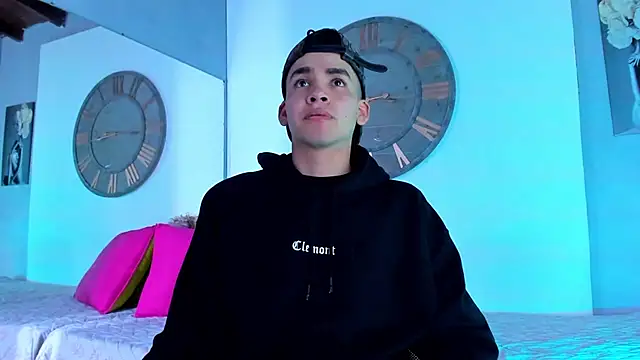 Mike 0233  online show from December 2024 03:58:01 AM